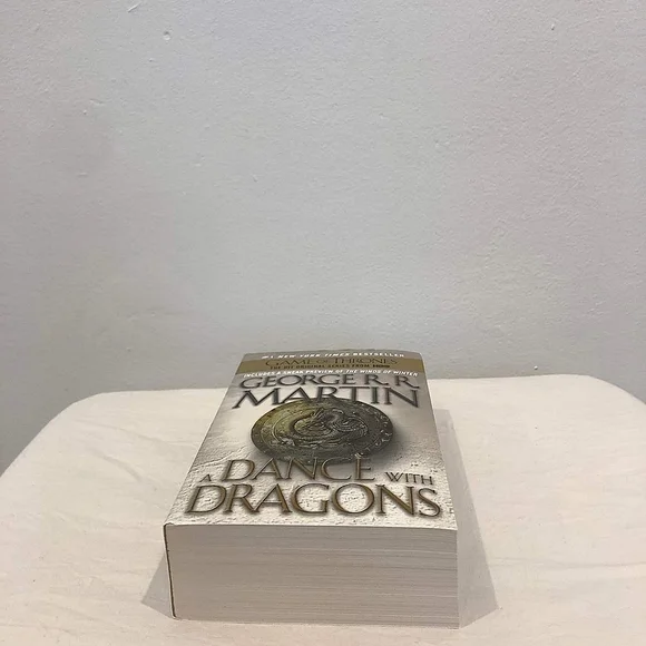 Game of Thrones 5-Book Boxed Set by George R. R. Martin - Picture 12 of 13